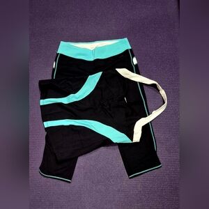 Bebe Sport Logo 2-PC Blk/Teal Halter Tank w/Shelf Bra & Capris - XS/S.